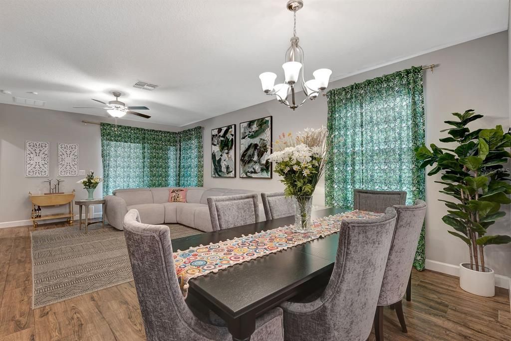 На продажу: $298,000 (2 спален, 2 ванн, 1636 Квадратных фут)