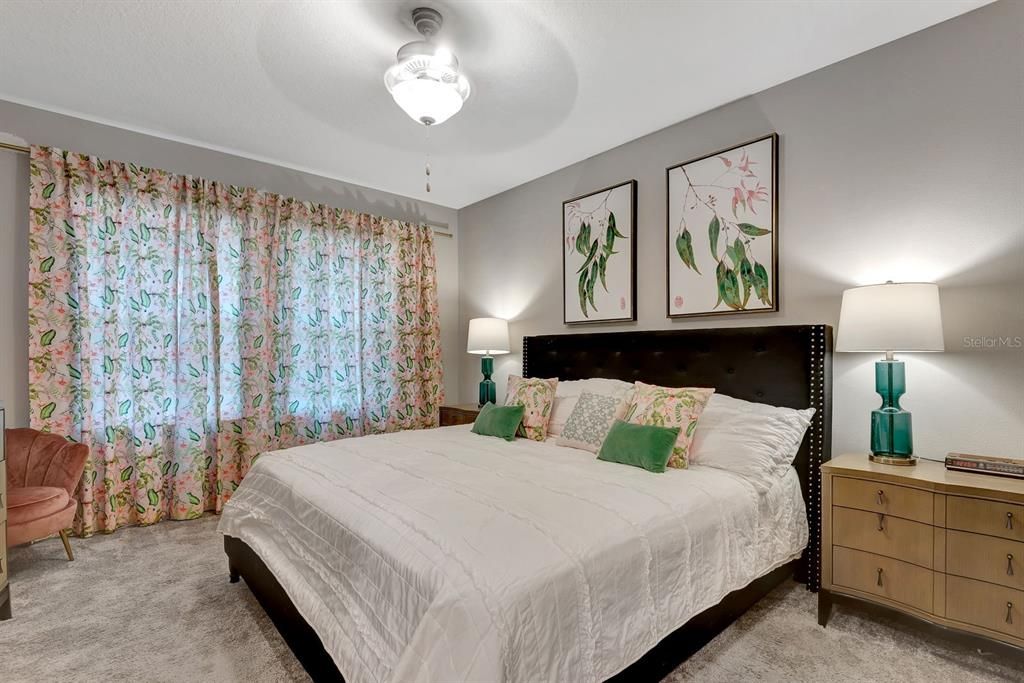 На продажу: $298,000 (2 спален, 2 ванн, 1636 Квадратных фут)