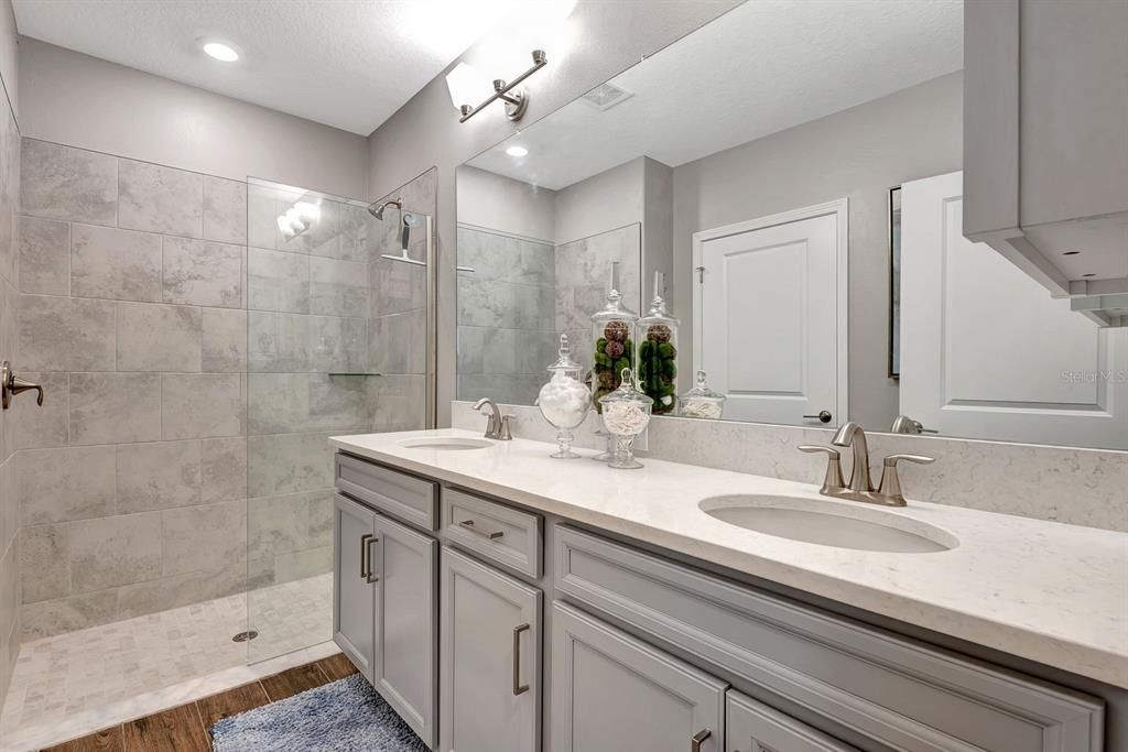 На продажу: $298,000 (2 спален, 2 ванн, 1636 Квадратных фут)