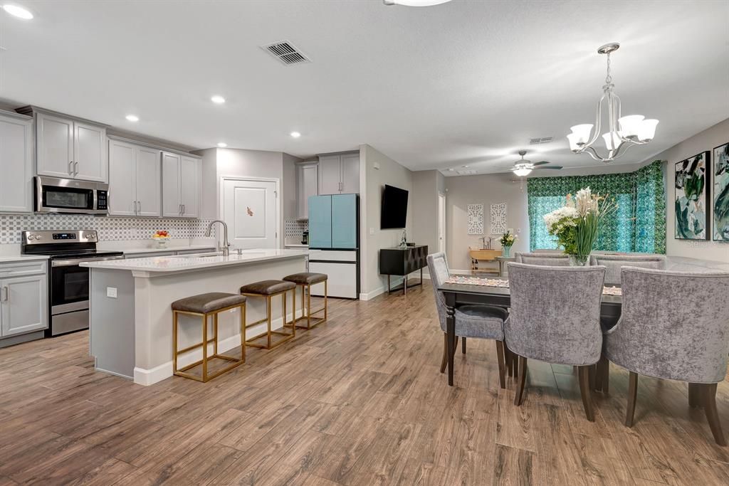 На продажу: $298,000 (2 спален, 2 ванн, 1636 Квадратных фут)