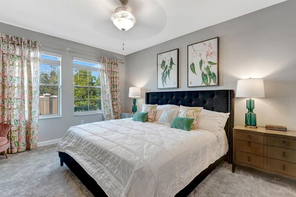 На продажу: $298,000 (2 спален, 2 ванн, 1636 Квадратных фут)