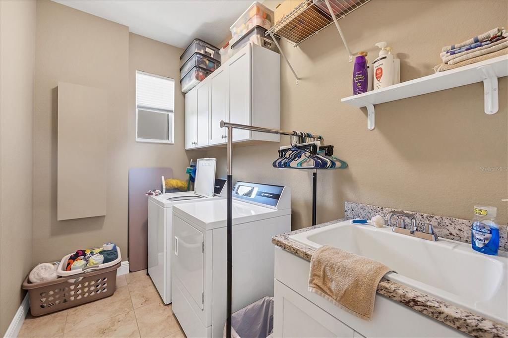 На продажу: $574,000 (3 спален, 2 ванн, 2010 Квадратных фут)