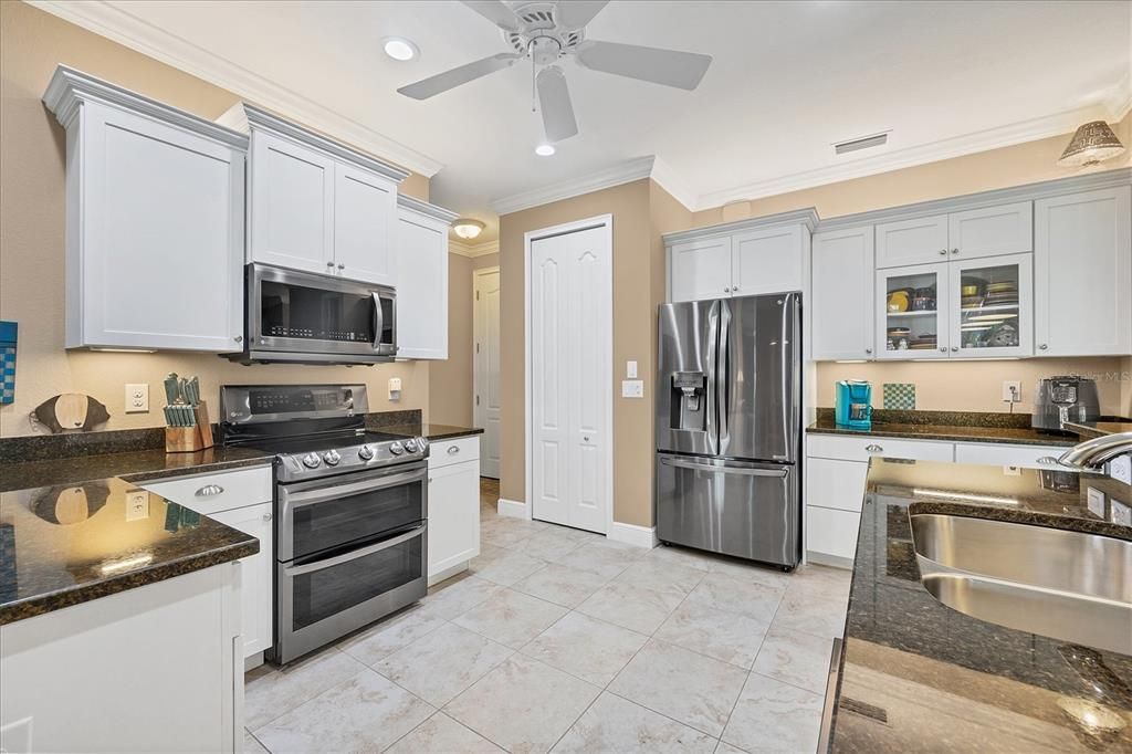 На продажу: $574,000 (3 спален, 2 ванн, 2010 Квадратных фут)