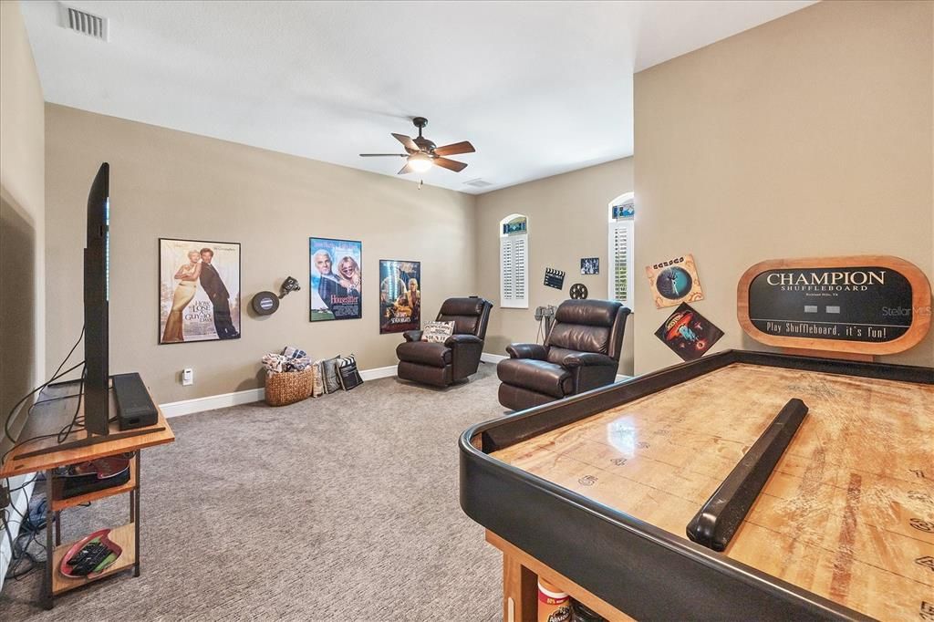 На продажу: $574,000 (3 спален, 2 ванн, 2010 Квадратных фут)