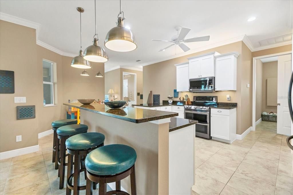 На продажу: $574,000 (3 спален, 2 ванн, 2010 Квадратных фут)