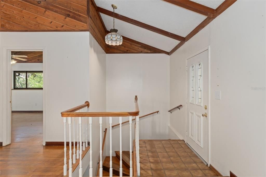 待售: $405,000 (3 贝兹, 2 浴室, 1960 平方英尺)