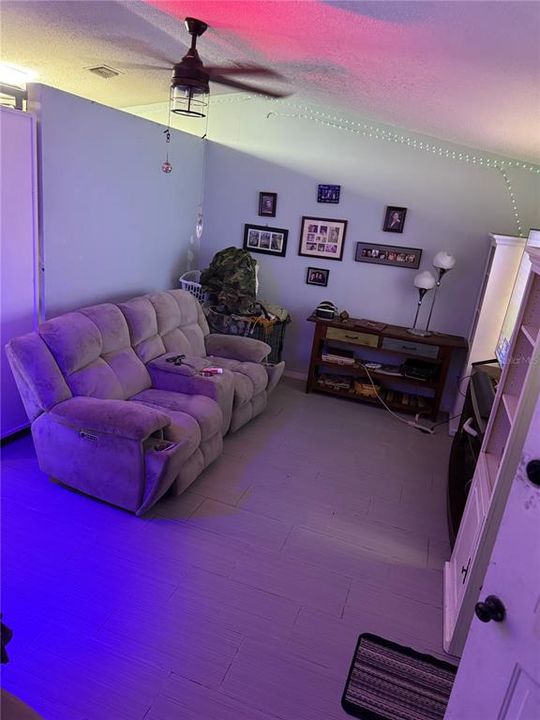 En Venta: $220,000 (3 camas, 2 baños, 1062 Pies cuadrados)