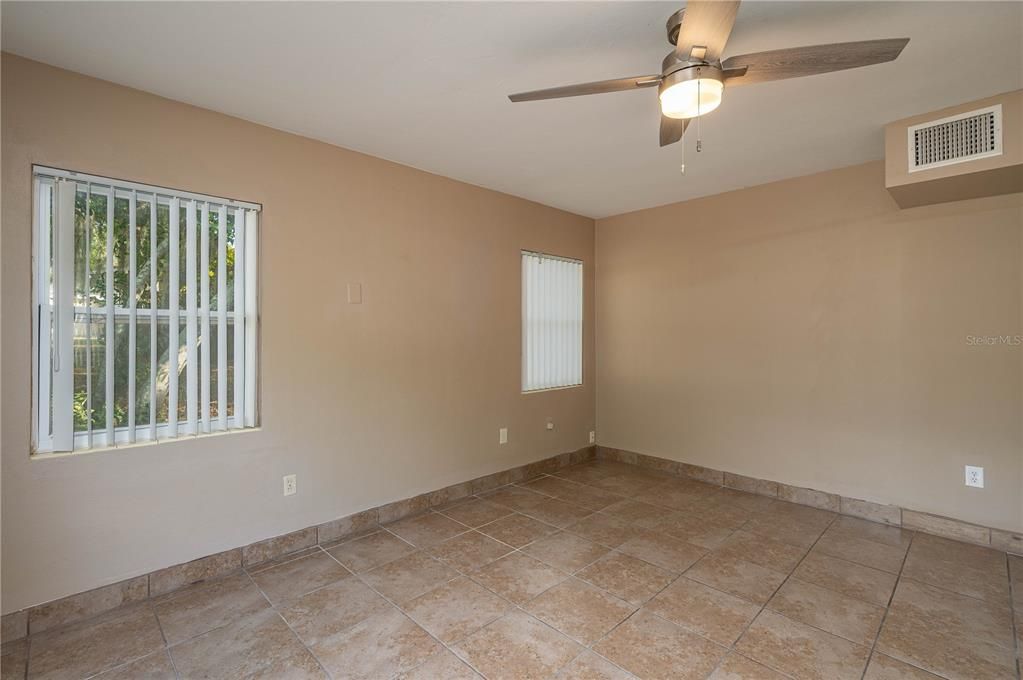 For Rent: $1,825 (3 beds, 2 baths, 1124 Square Feet)