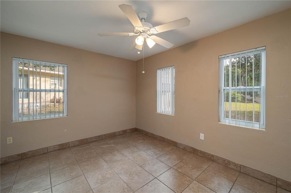 For Rent: $1,825 (3 beds, 2 baths, 1124 Square Feet)