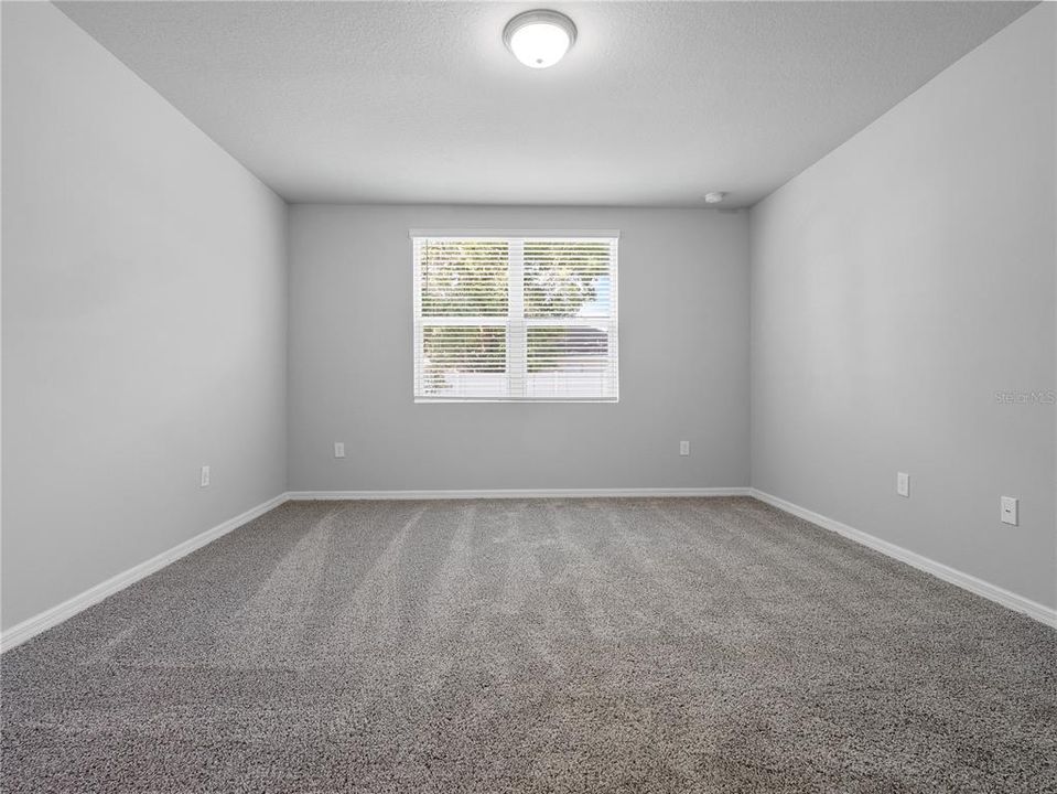 出租: $2,195 (4 贝兹, 3 浴室, 1988 平方英尺)