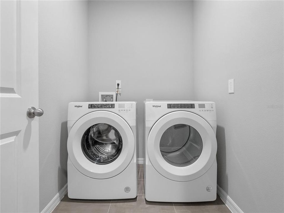 出租: $2,195 (4 贝兹, 3 浴室, 1988 平方英尺)