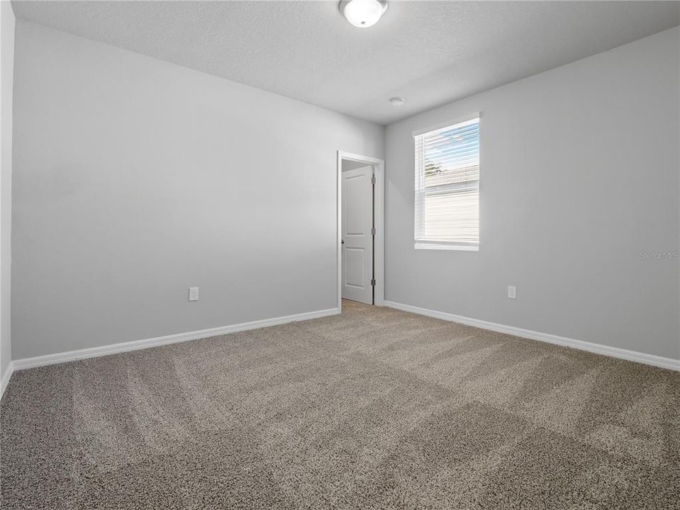 出租: $2,195 (4 贝兹, 3 浴室, 1988 平方英尺)