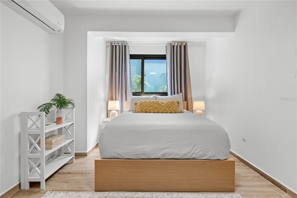 En Renta: $10,000 (4 camas, 3 baños, 6098 Pies cuadrados)