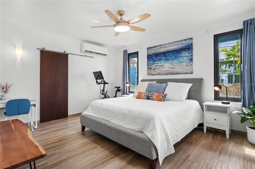 En Renta: $10,000 (4 camas, 3 baños, 6098 Pies cuadrados)