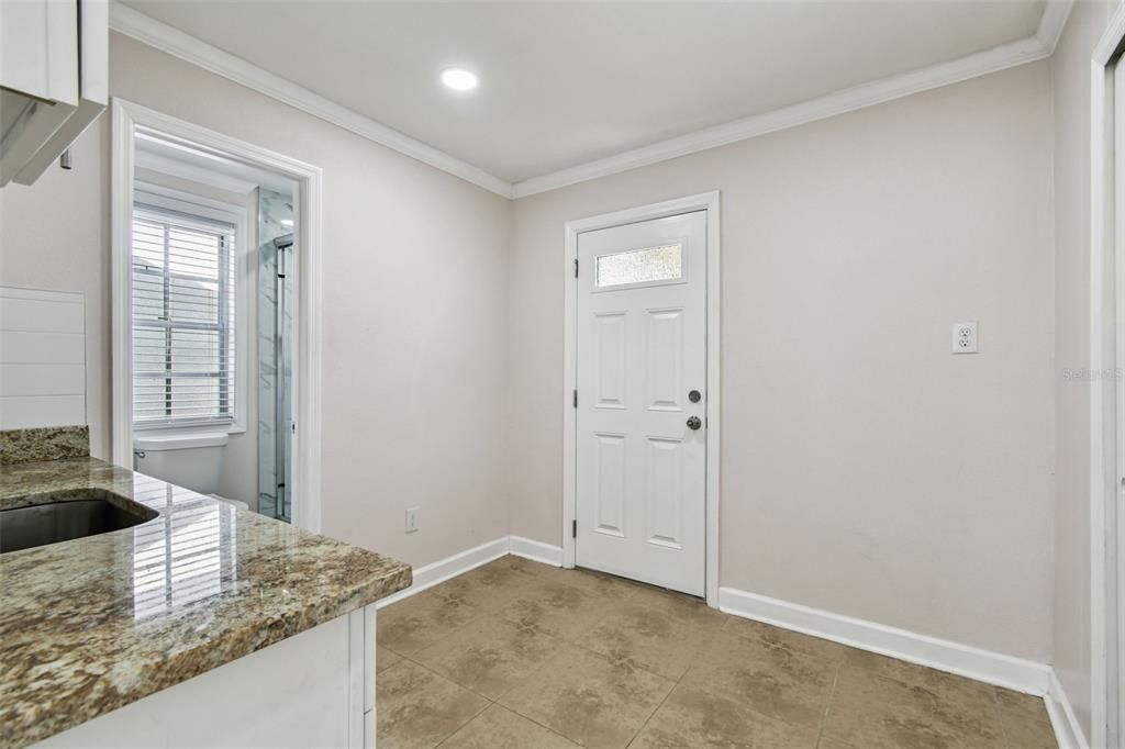 For Rent: $3,200 (4 beds, 3 baths, 1262 Square Feet)