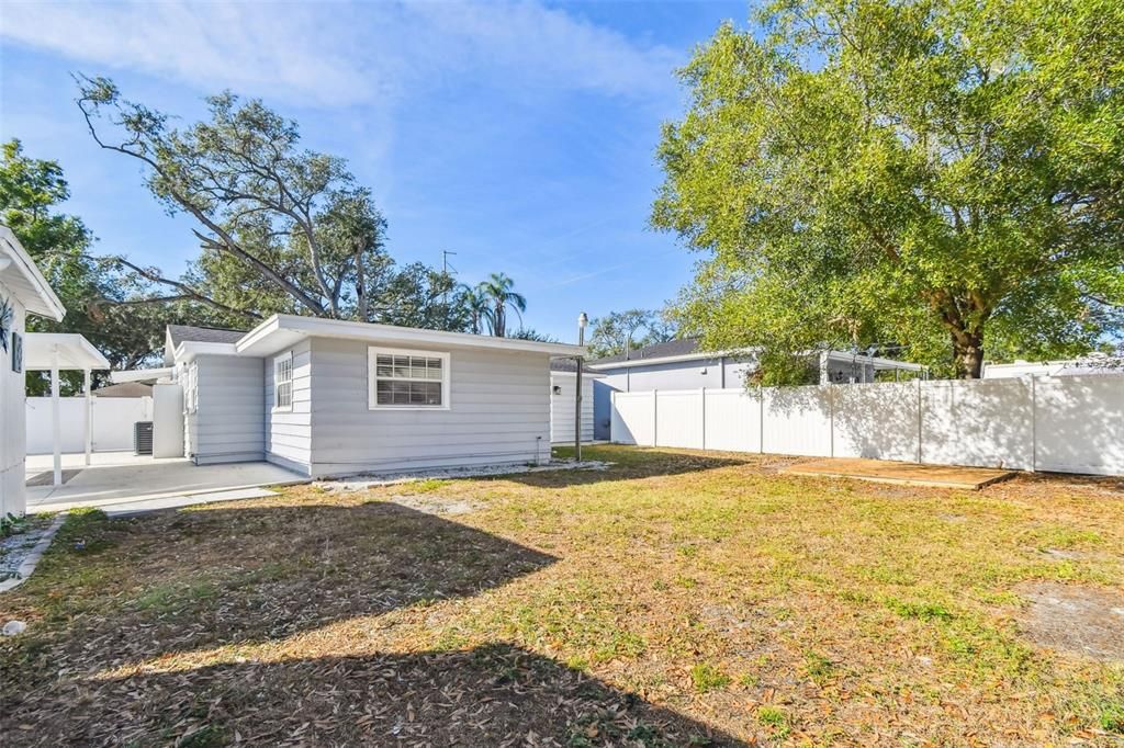 For Rent: $3,200 (4 beds, 3 baths, 1262 Square Feet)