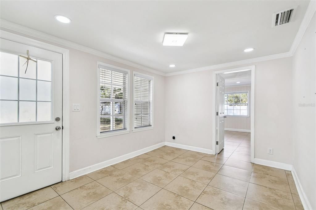 For Rent: $3,200 (4 beds, 3 baths, 1262 Square Feet)