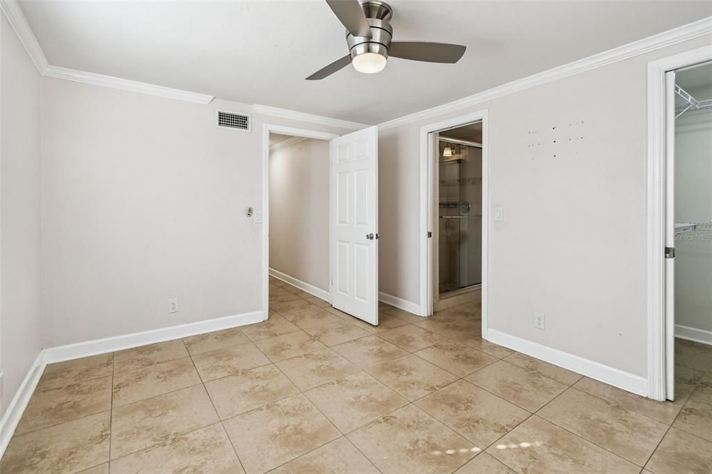 For Rent: $3,200 (4 beds, 3 baths, 1262 Square Feet)