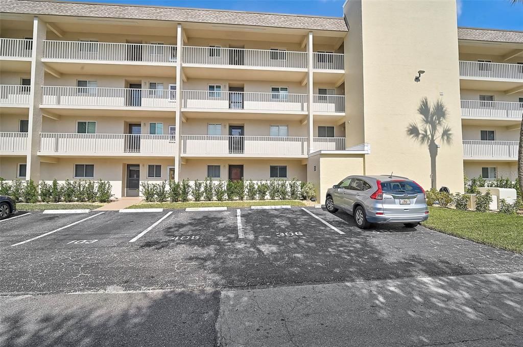 For Sale: $435,000 (2 beds, 2 baths, 1016 Square Feet)