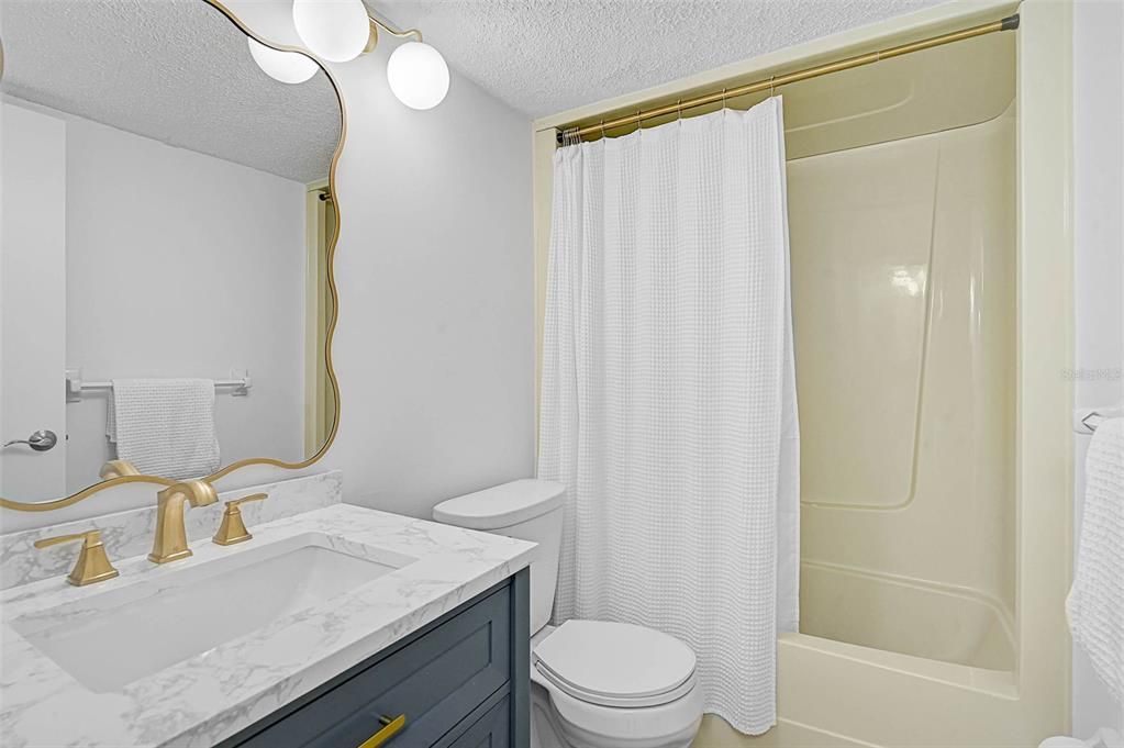 For Sale: $435,000 (2 beds, 2 baths, 1016 Square Feet)