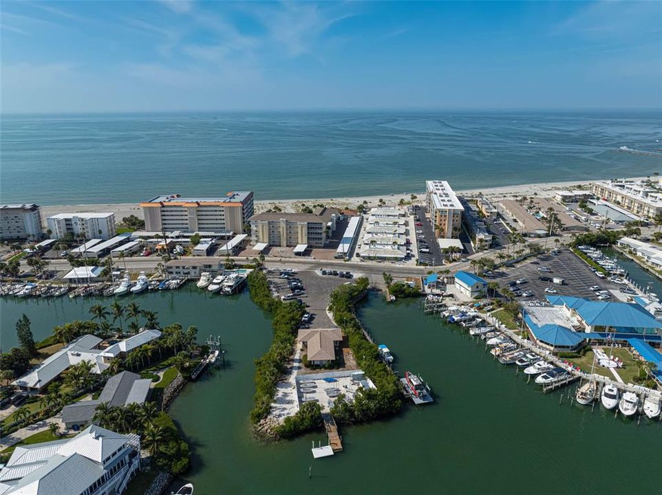 For Sale: $435,000 (2 beds, 2 baths, 1016 Square Feet)