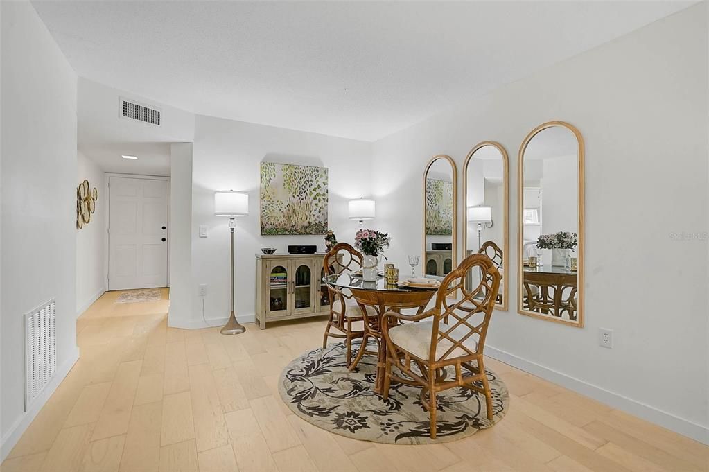 For Sale: $435,000 (2 beds, 2 baths, 1016 Square Feet)