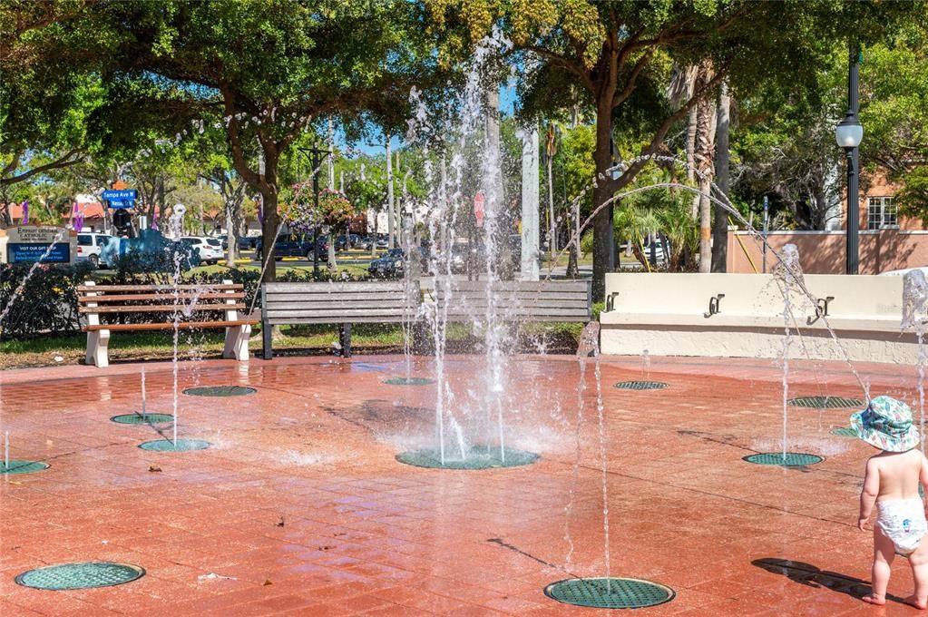 For Sale: $435,000 (2 beds, 2 baths, 1016 Square Feet)