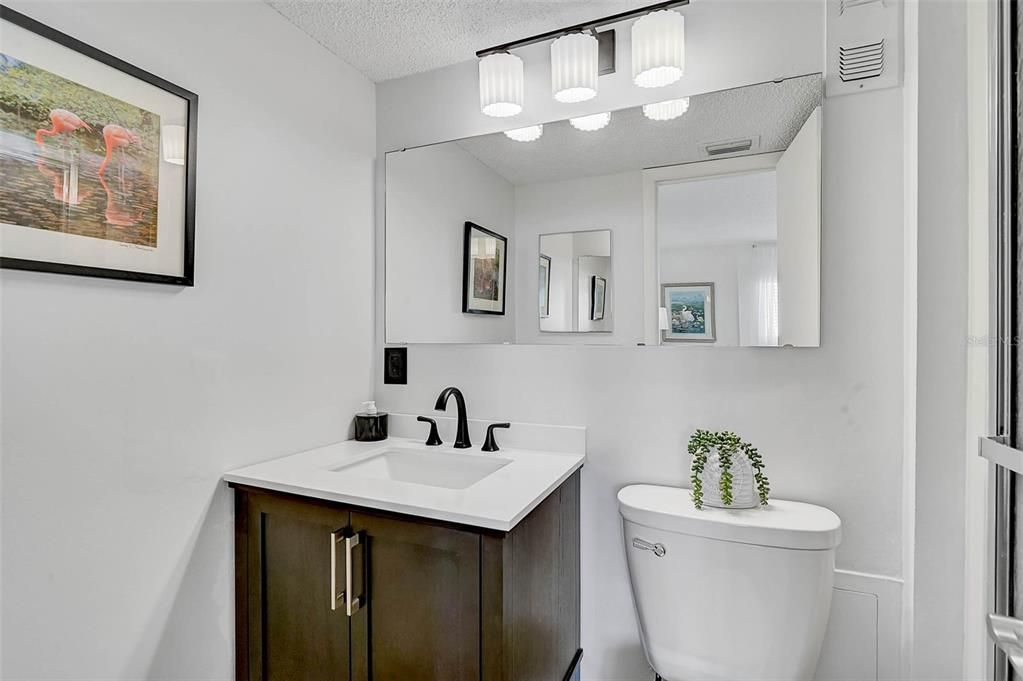 For Sale: $435,000 (2 beds, 2 baths, 1016 Square Feet)