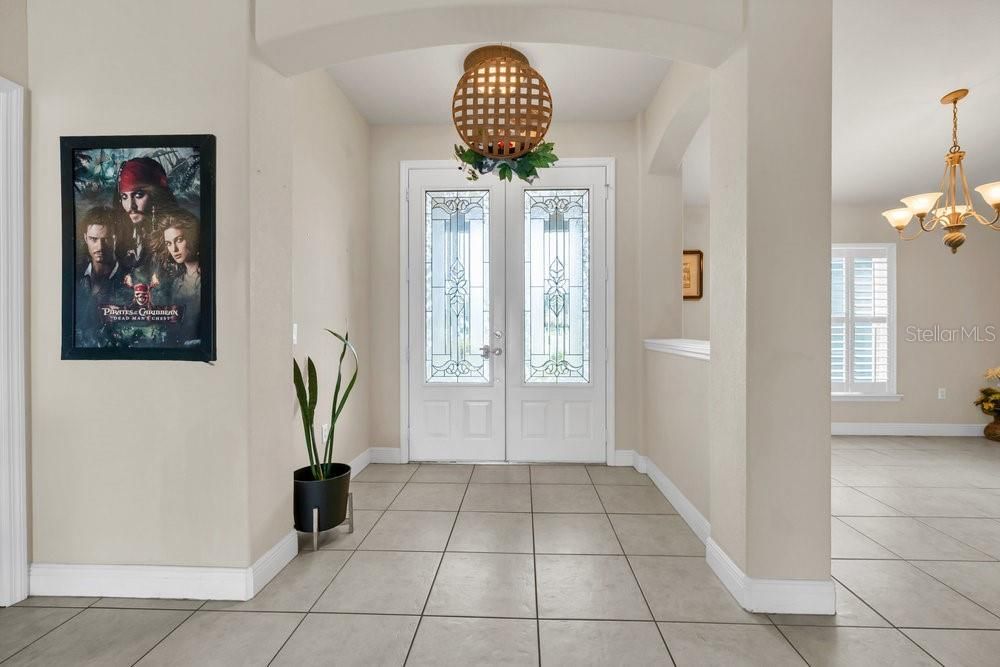 На продажу: $399,000 (4 спален, 2 ванн, 2220 Квадратных фут)