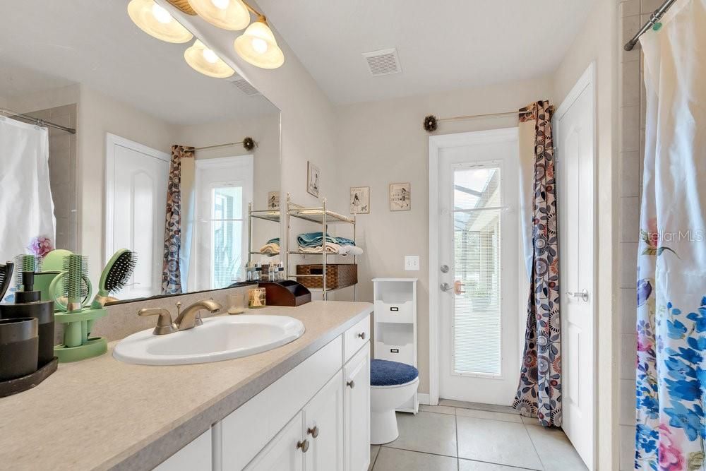 На продажу: $399,000 (4 спален, 2 ванн, 2220 Квадратных фут)