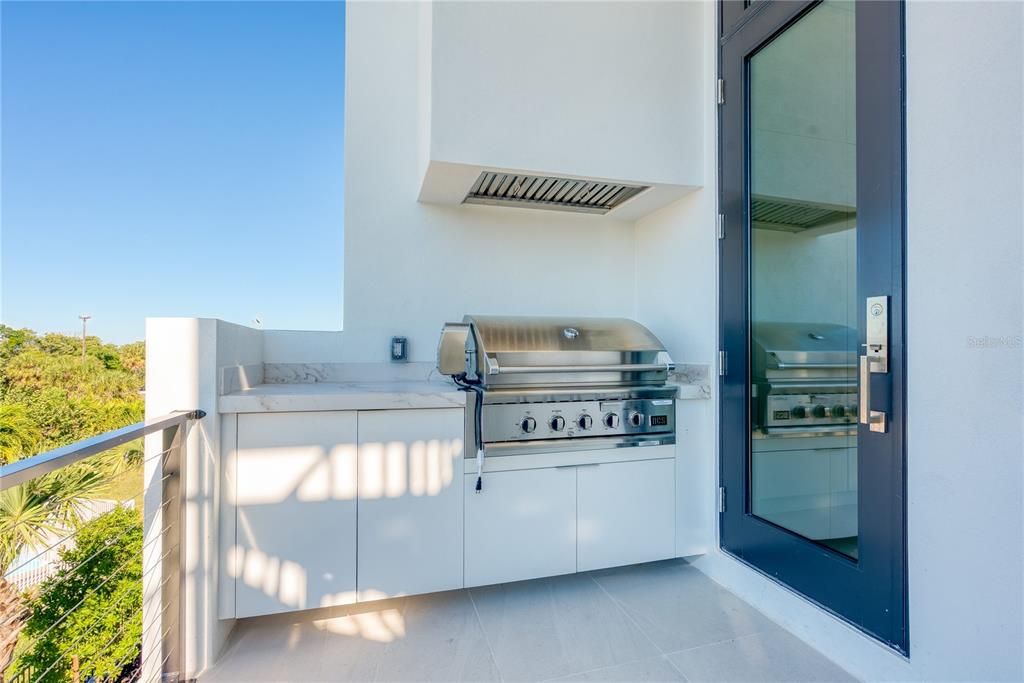 На продажу: $6,488,000 (4 спален, 4 ванн, 3554 Квадратных фут)