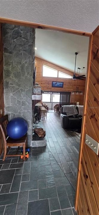 For Sale: $627,500 (3 beds, 2 baths, 1792 Square Feet)