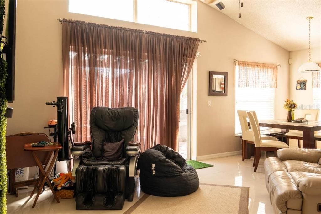 待售: $445,900 (3 贝兹, 2 浴室, 1867 平方英尺)