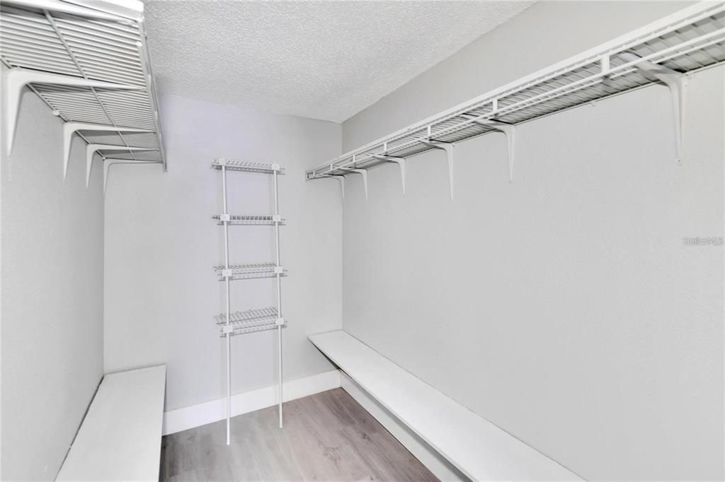 出租: $1,750 (2 贝兹, 2 浴室, 918 平方英尺)