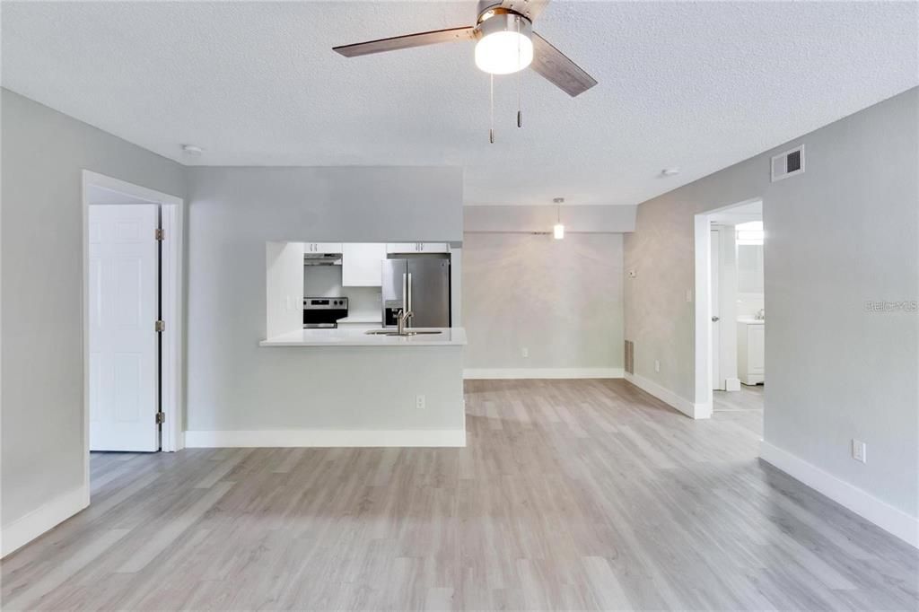 出租: $1,750 (2 贝兹, 2 浴室, 918 平方英尺)