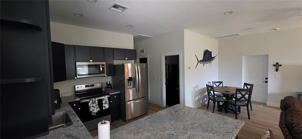 На продажу: $450,000 (2 спален, 1 ванн, 1014 Квадратных фут)