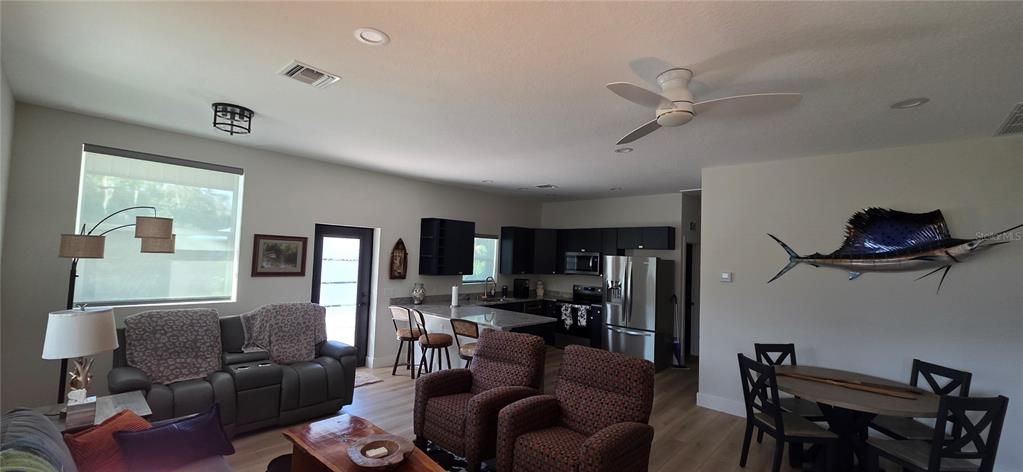 На продажу: $450,000 (2 спален, 1 ванн, 1014 Квадратных фут)