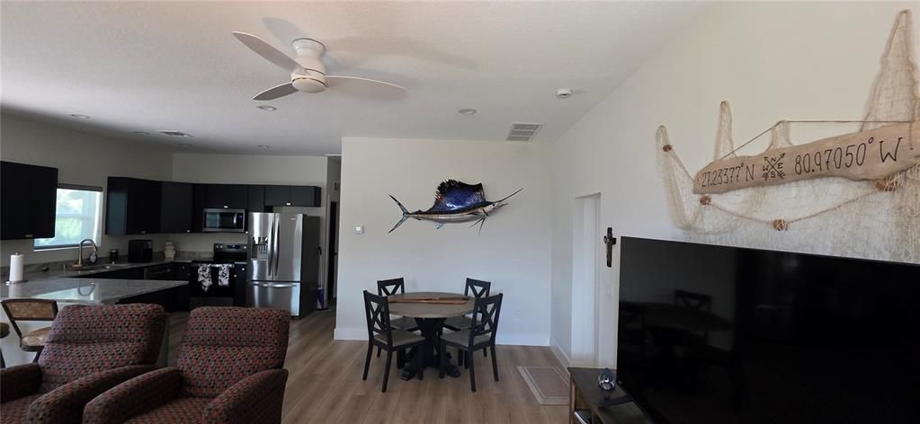 На продажу: $450,000 (2 спален, 1 ванн, 1014 Квадратных фут)