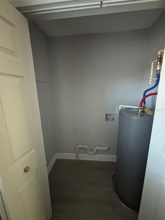 For Sale: $380,000 (6 beds, 0 baths, 2496 Square Feet)