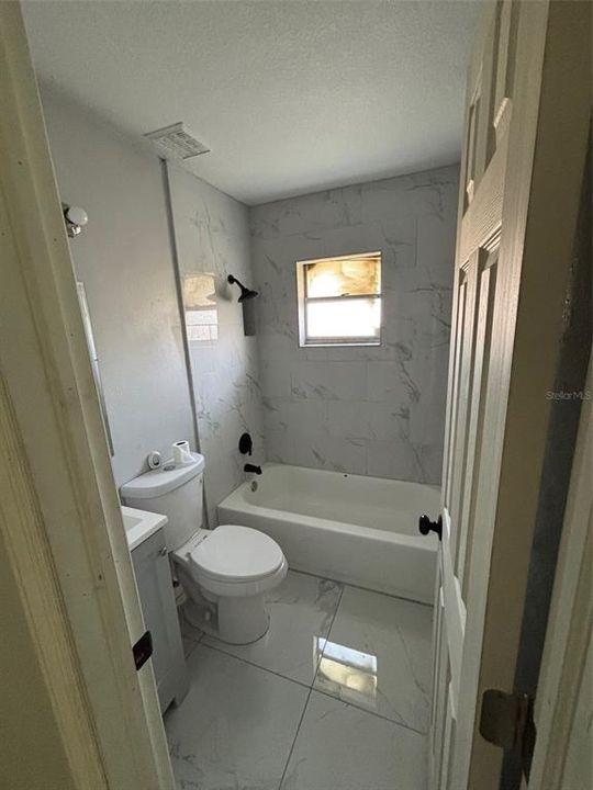 For Sale: $380,000 (6 beds, 0 baths, 2496 Square Feet)