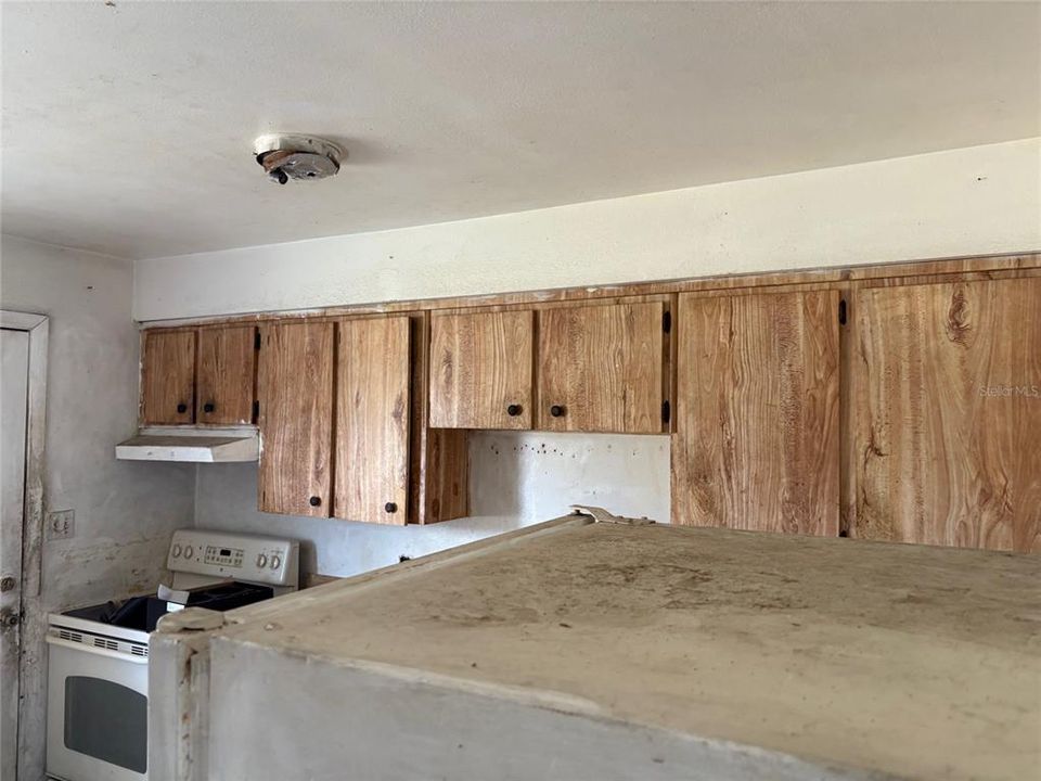 For Sale: $380,000 (6 beds, 0 baths, 2496 Square Feet)