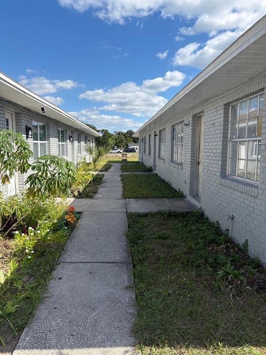 For Sale: $380,000 (6 beds, 0 baths, 2496 Square Feet)