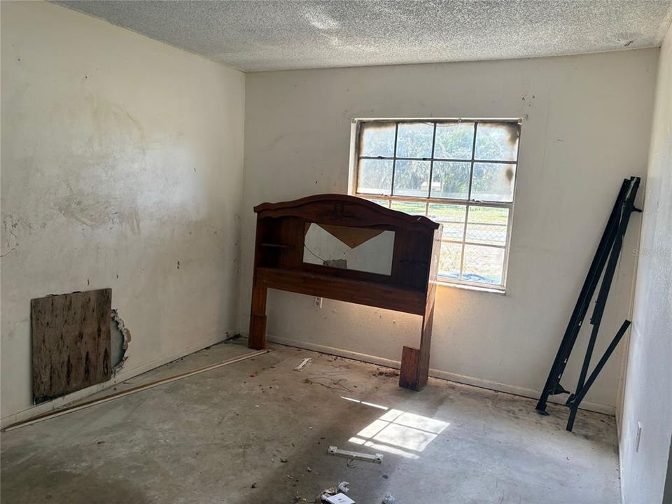 For Sale: $380,000 (6 beds, 0 baths, 2496 Square Feet)