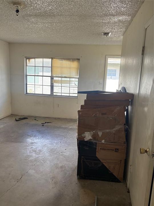 For Sale: $380,000 (6 beds, 0 baths, 2496 Square Feet)