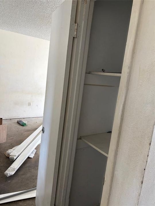 For Sale: $380,000 (6 beds, 0 baths, 2496 Square Feet)