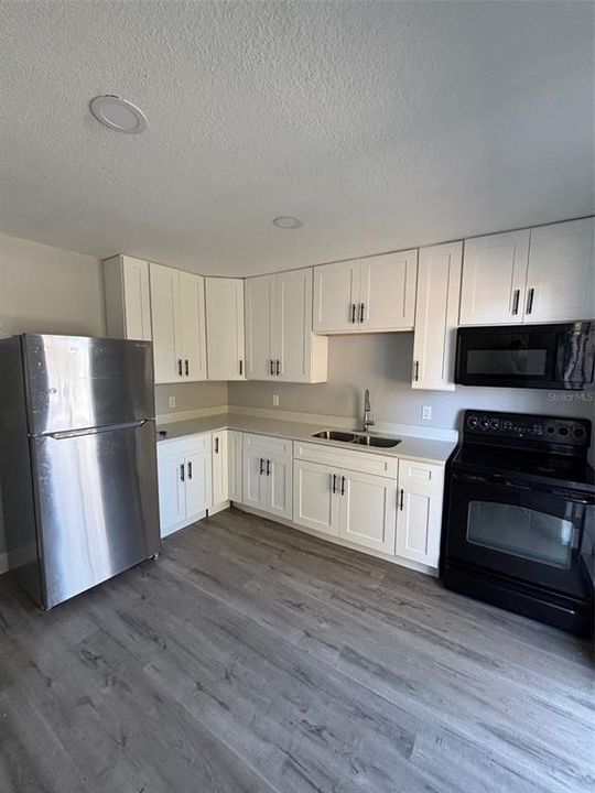 For Sale: $380,000 (6 beds, 0 baths, 2496 Square Feet)