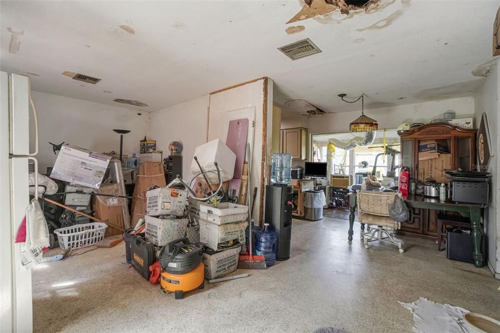 En Venta: $215,000 (4 camas, 2 baños, 1540 Pies cuadrados)