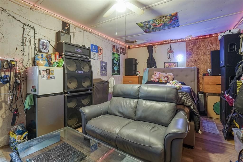 En Venta: $215,000 (4 camas, 2 baños, 1540 Pies cuadrados)