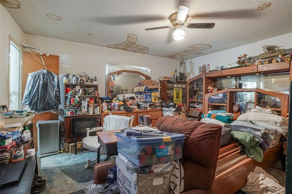 En Venta: $215,000 (4 camas, 2 baños, 1540 Pies cuadrados)