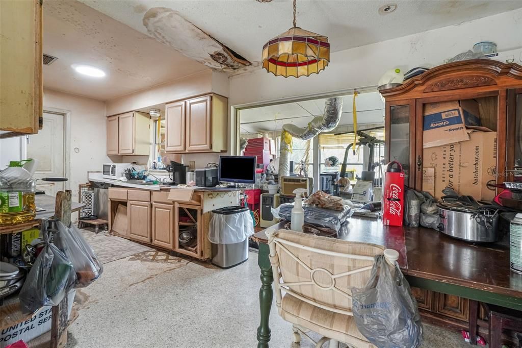 En Venta: $215,000 (4 camas, 2 baños, 1540 Pies cuadrados)